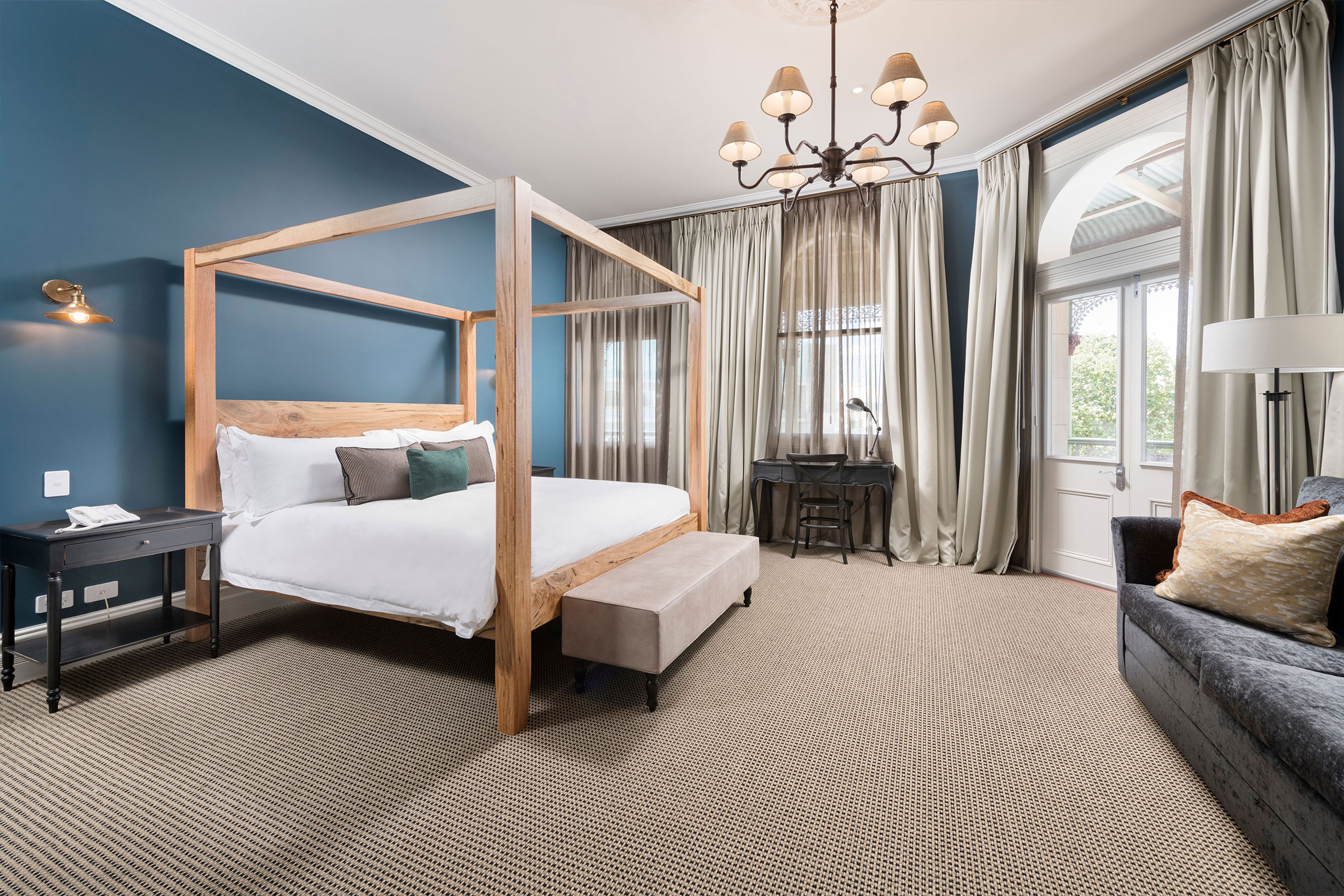 Large corner hotel room in Fremantle with large private balcony