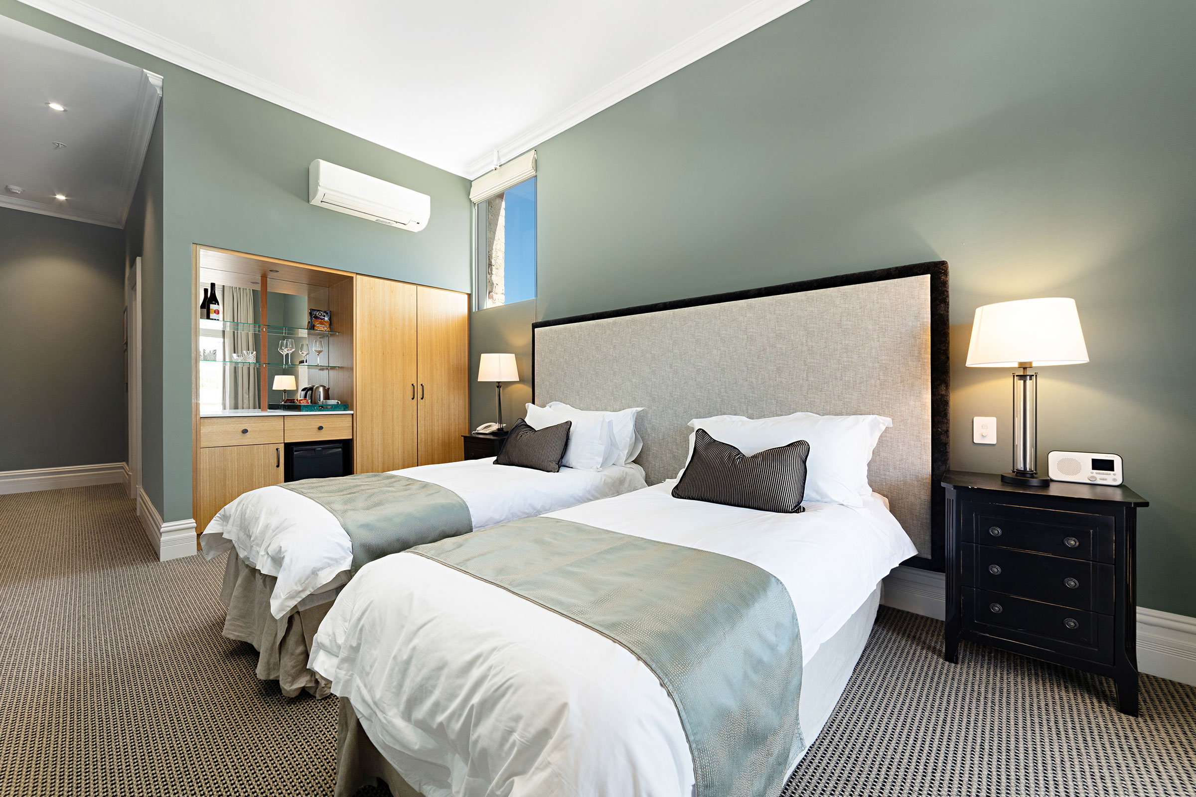 National_Hotel_03